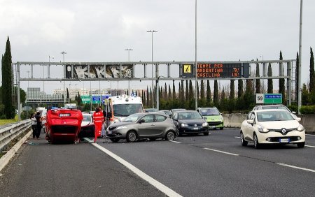 Четыре человека погибли в столкновении трех авто в Туркестанской области