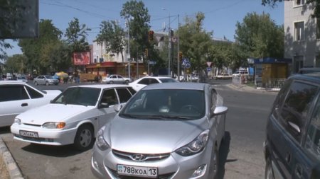Система "умных" парковок за 100 млн тенге разочаровала шымкентцев