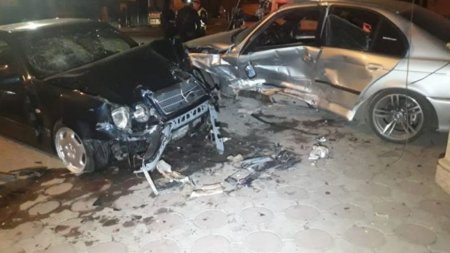 Уличные гонщики устроили ДТП в Алматы
