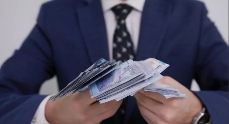 "Извините, не могу взять": как чиновникам Казахстана надо реагировать на взятки
