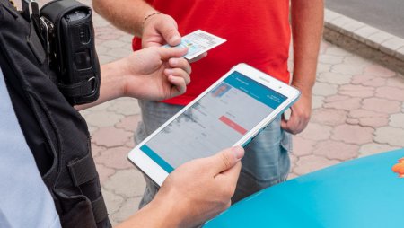 За забытые права или техпаспорт штрафовать в Казахстане перестанут