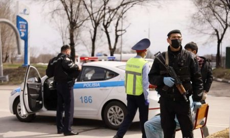 Таксист предложил 50 тыс. тенге за объезд блокпоста в Нур-Султане