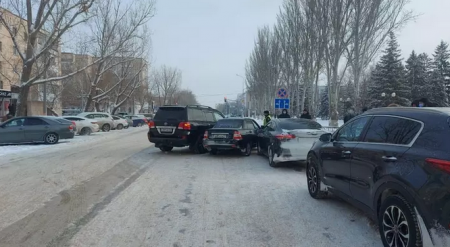 Служебный Land Cruiser акимата ЗКО попал в ДТП