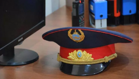 Высокопоставленного полицейского задержали в Костанае