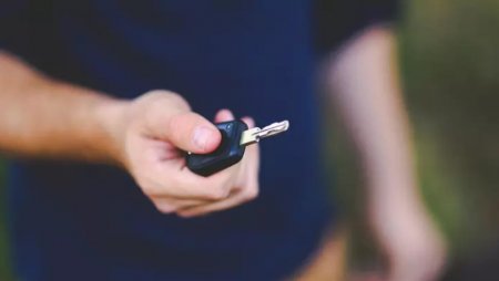 Продавал несуществующие автомобили: вероятного мошенника задержали в Алматы