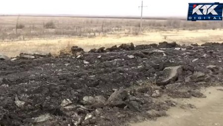 Актюбинцы пожаловались на строительство новой дороги "из мусора и старого асфальта"